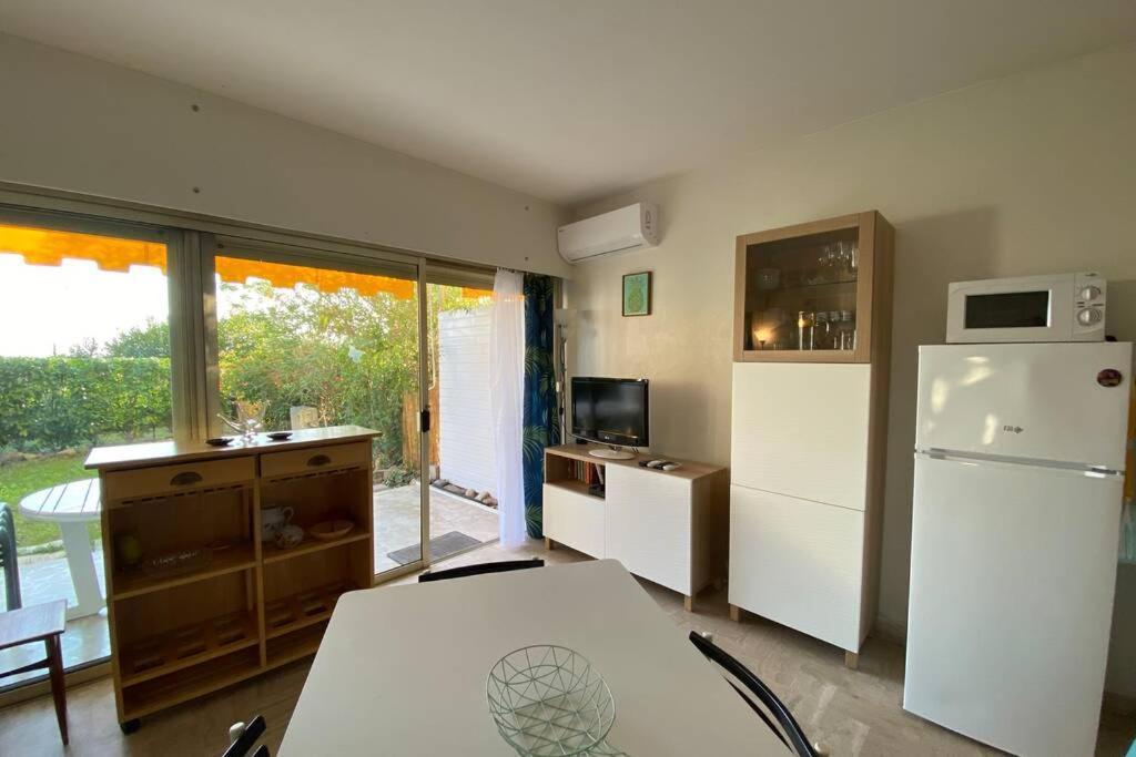 C037-Nice Studio With Garden And Parking - Near Beach 칸느 외부 사진